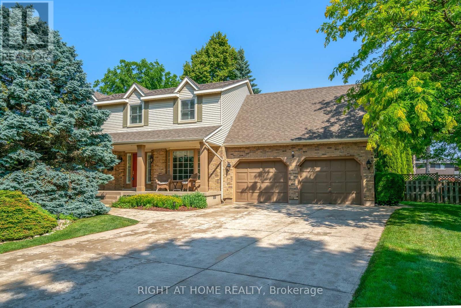 Property at 9 NAVY HALL CIRCLE image 4