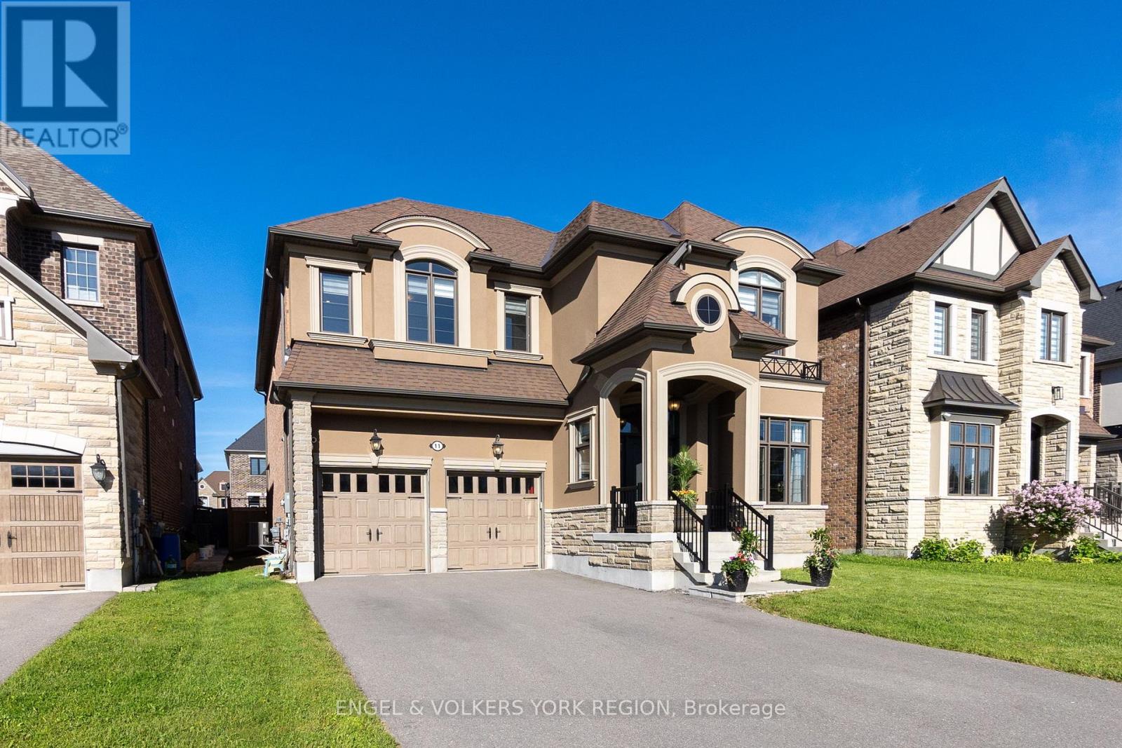 Property at 11 CAIRNS GATE image 3