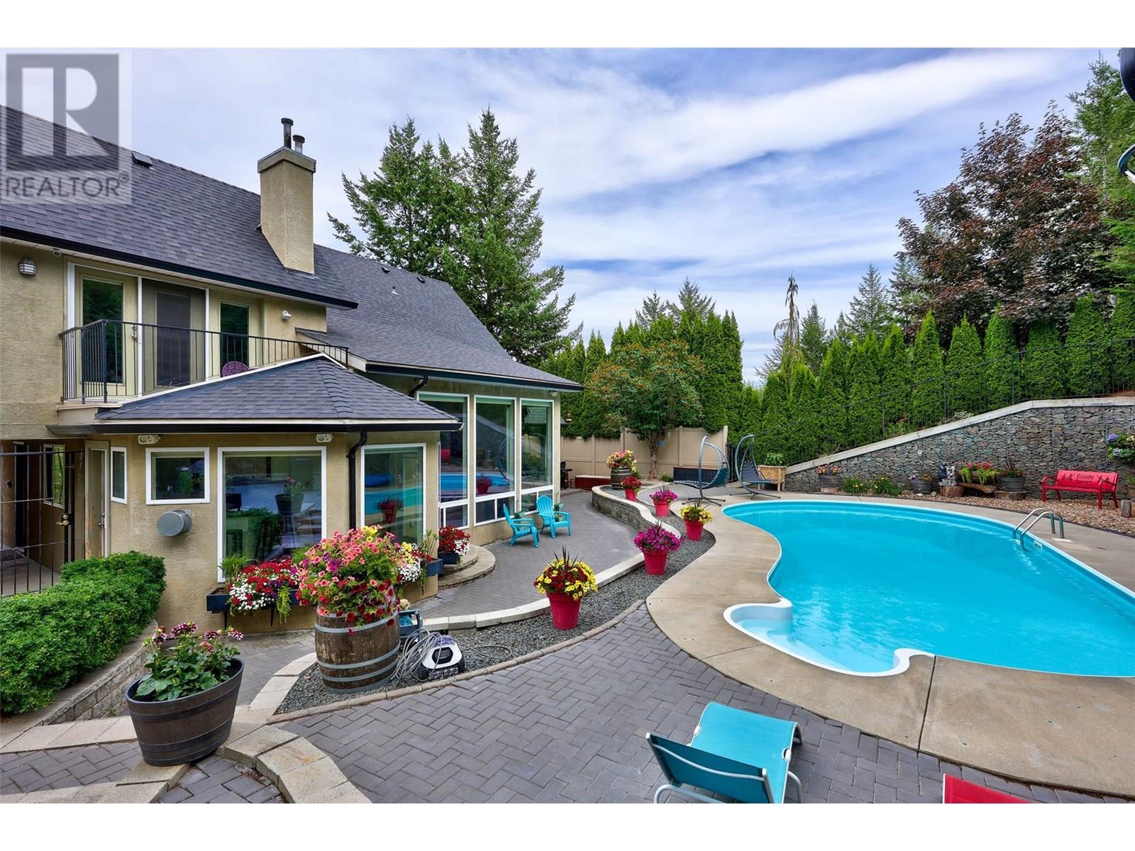 Property at 2175 Westerdale Court image 3