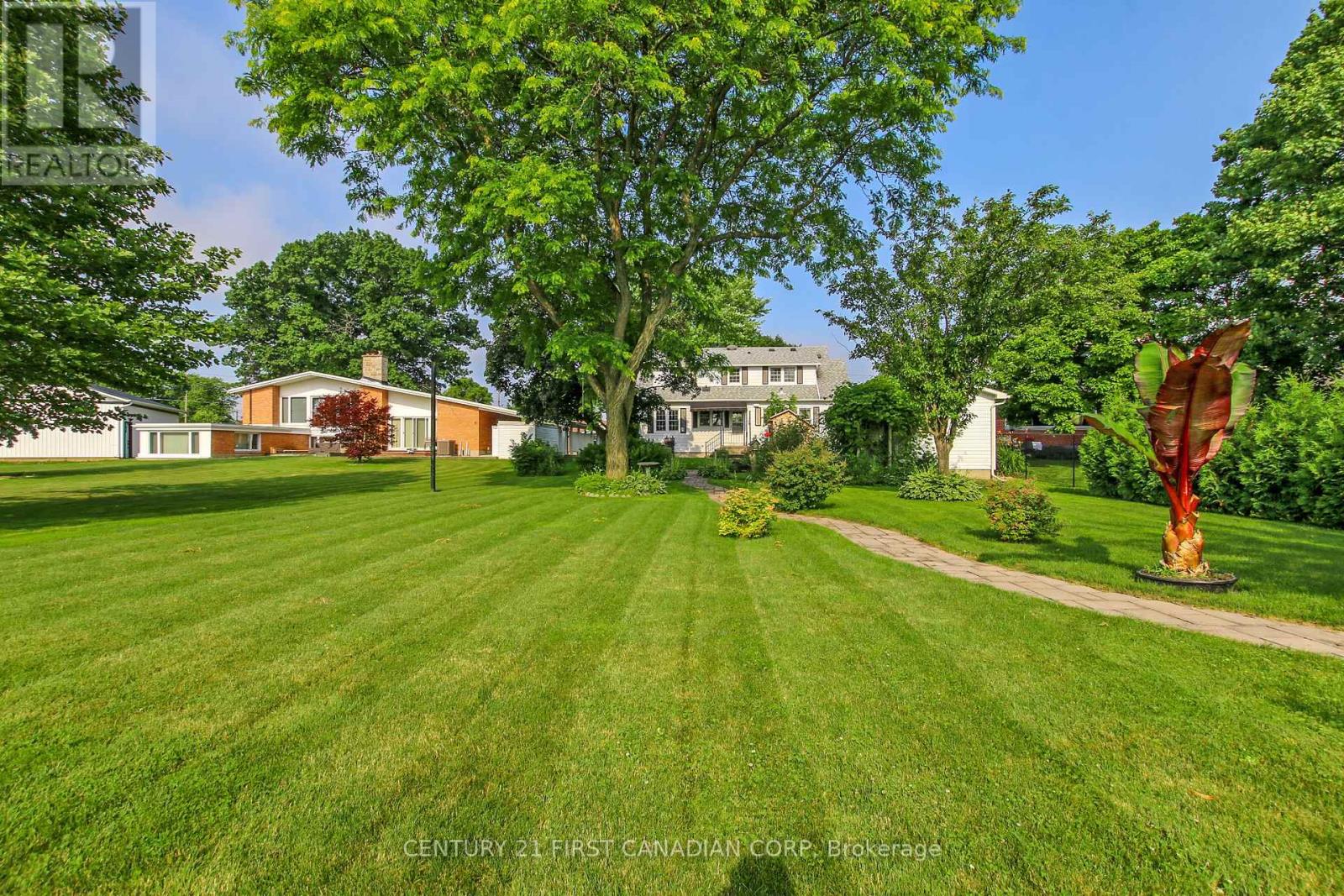 26 Grand Avenue, Chatham-Kent, Ontario  N8A 4J9 - Photo 14 - X12260743