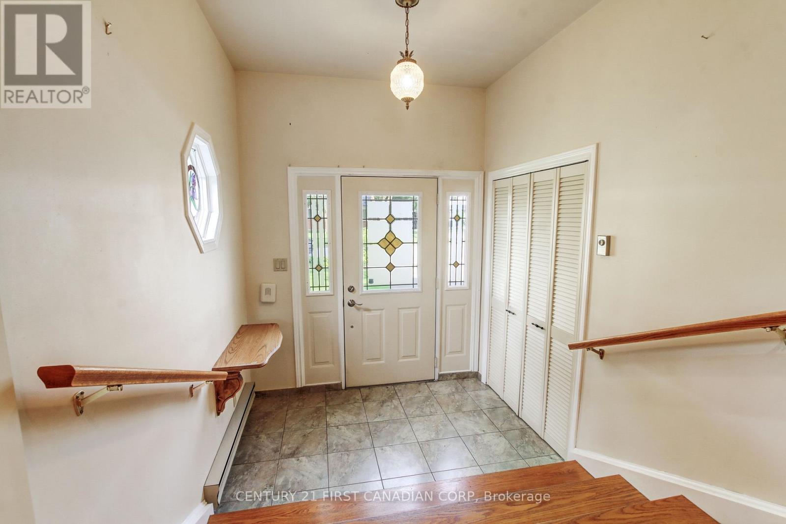 26 Grand Avenue, Chatham-Kent, Ontario  N8A 4J9 - Photo 19 - X12260743