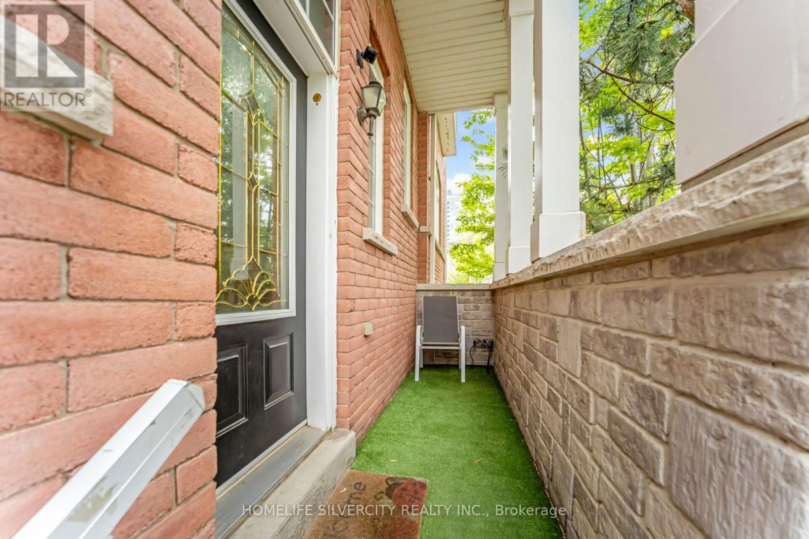 Property at 91 BERNARD AVENUE image 5