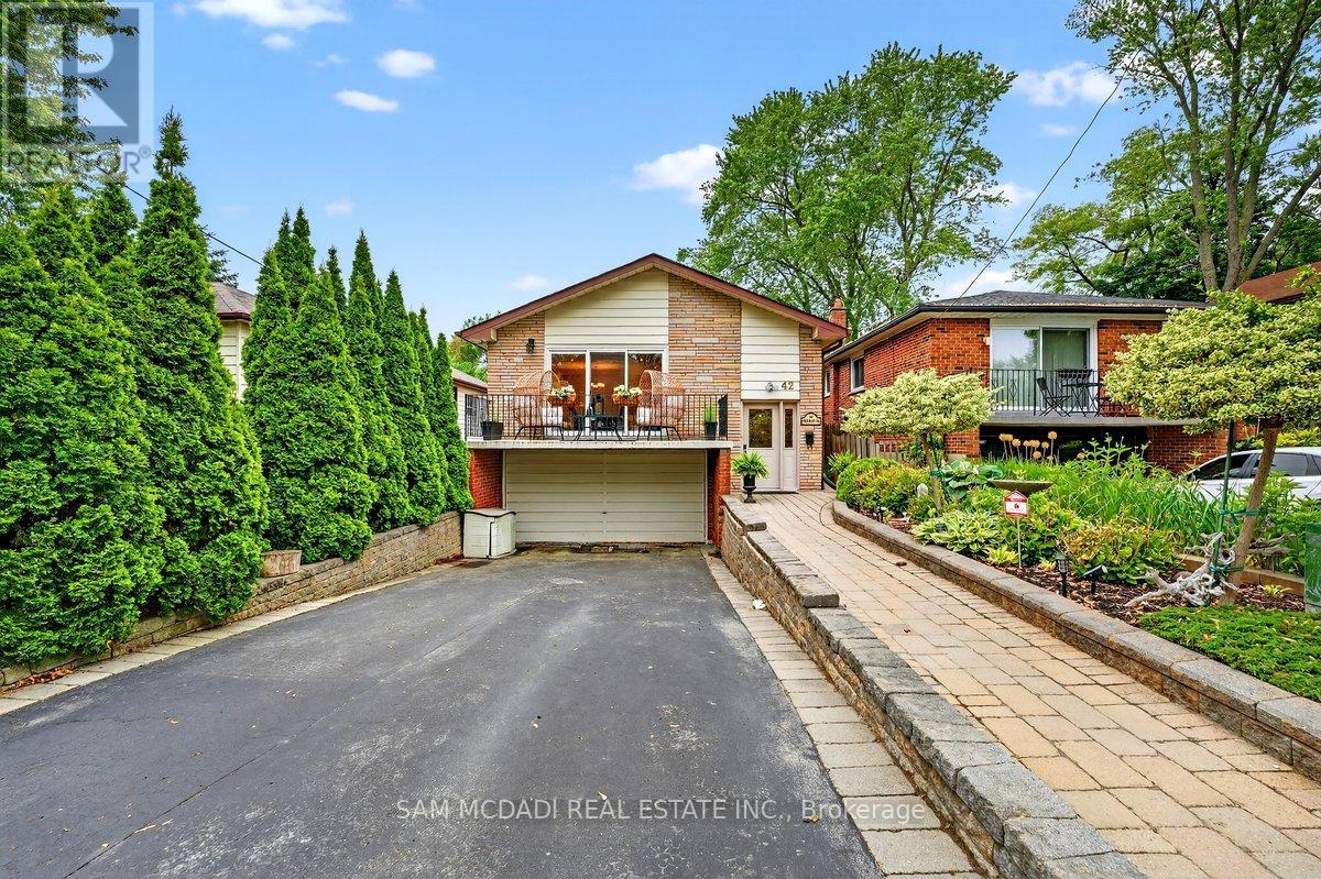 Property at 42 PETER STREET N image 1