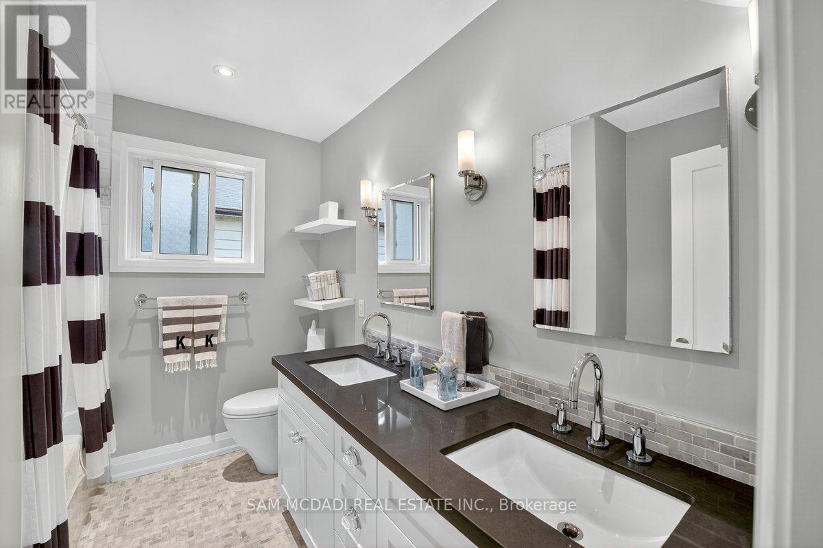 42 Peter Street N, Mississauga, Ontario  L5H 2G8 - Photo 14 - W12260583