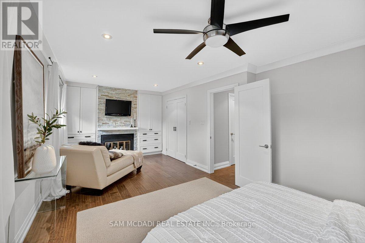 42 Peter Street N, Mississauga, Ontario  L5H 2G8 - Photo 15 - W12260583