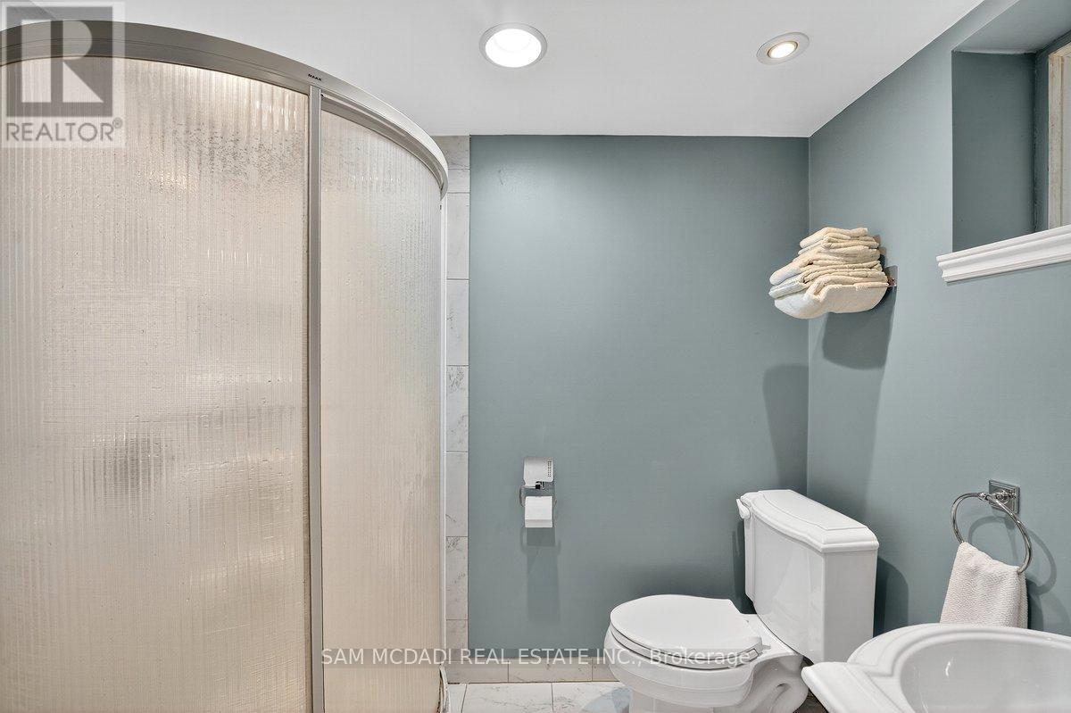 42 Peter Street N, Mississauga, Ontario  L5H 2G8 - Photo 26 - W12260583