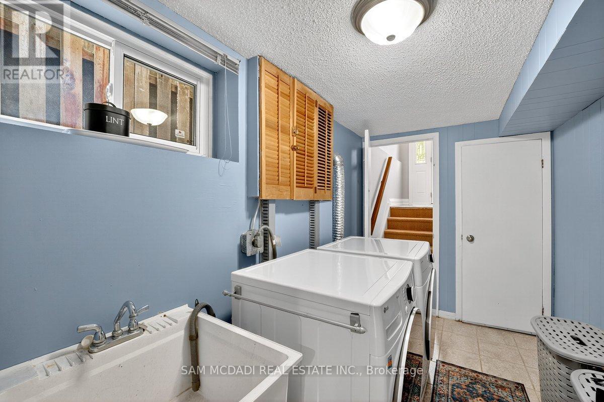 42 Peter Street N, Mississauga, Ontario  L5H 2G8 - Photo 28 - W12260583