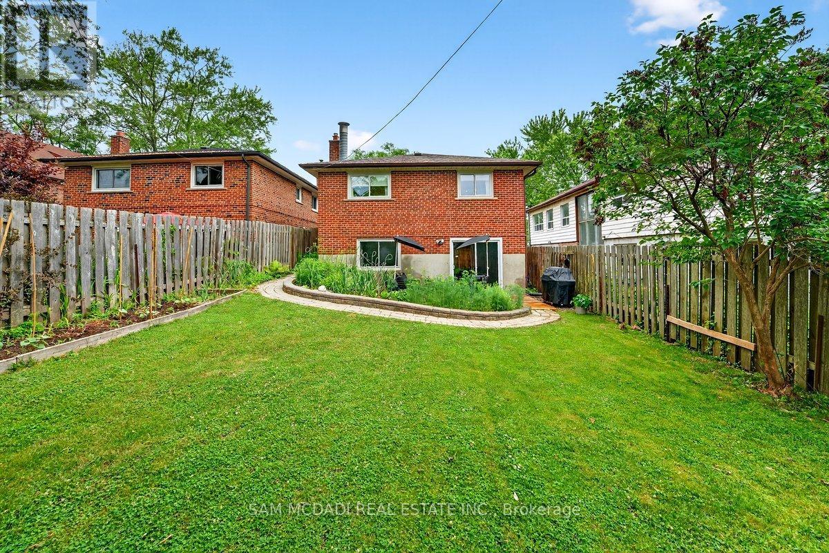 42 Peter Street N, Mississauga, Ontario  L5H 2G8 - Photo 34 - W12260583