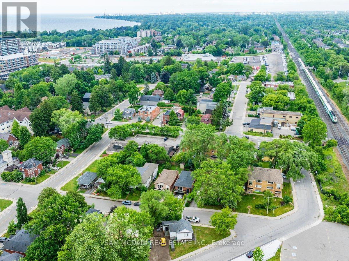 42 Peter Street N, Mississauga, Ontario  L5H 2G8 - Photo 37 - W12260583