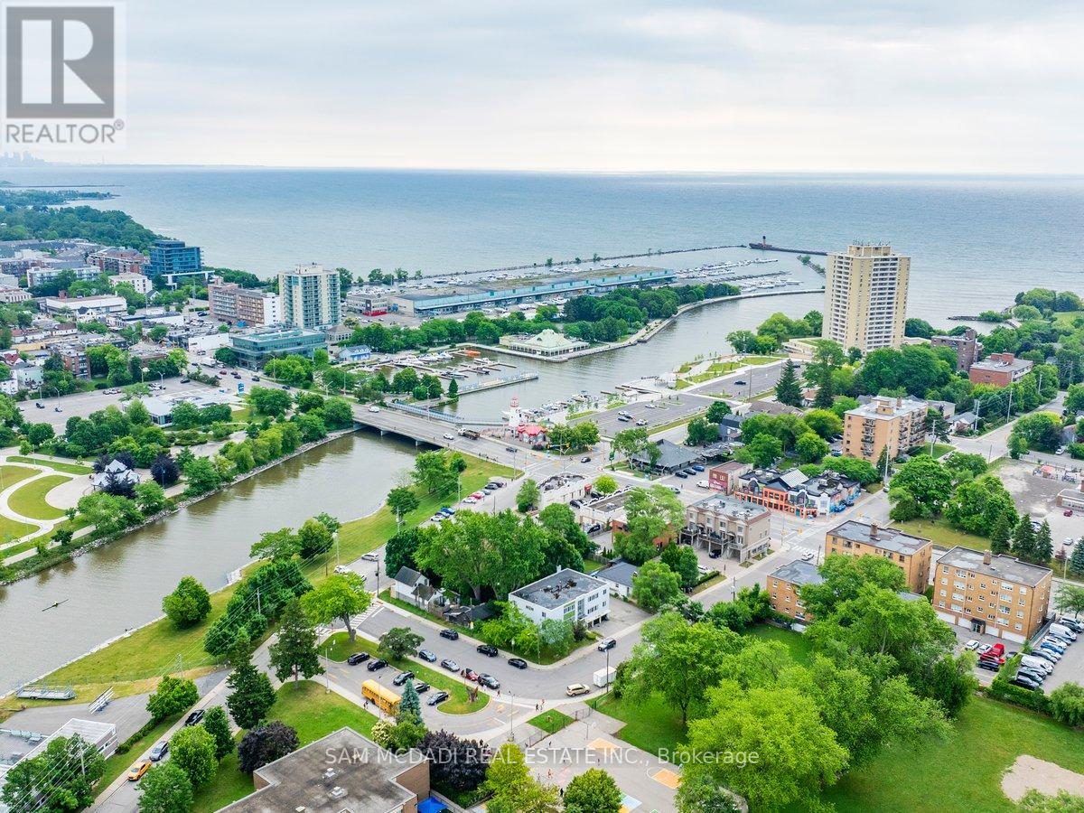 42 Peter Street N, Mississauga, Ontario  L5H 2G8 - Photo 38 - W12260583