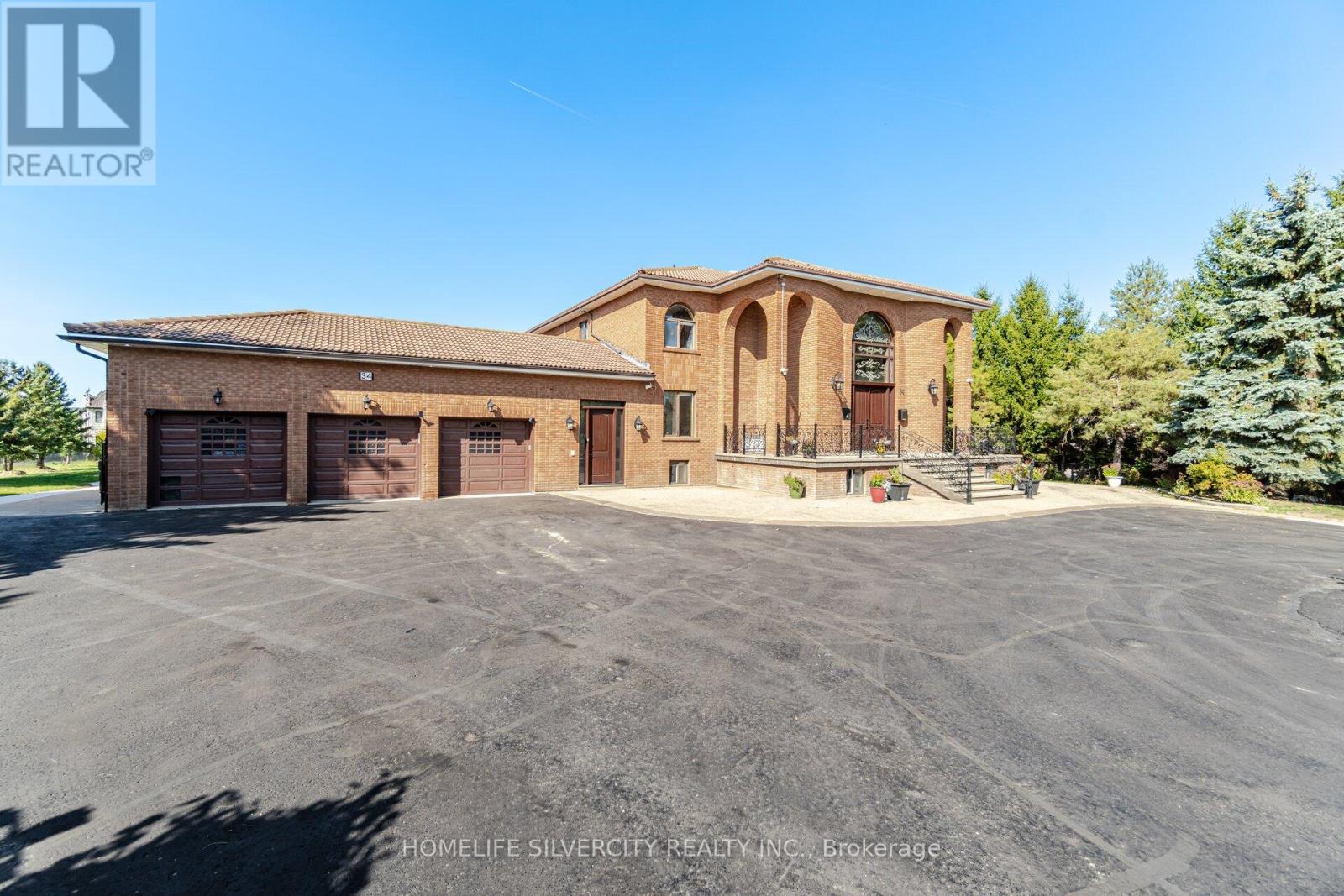 Property at 34 ESTATEVIEW CIRCLE image 4