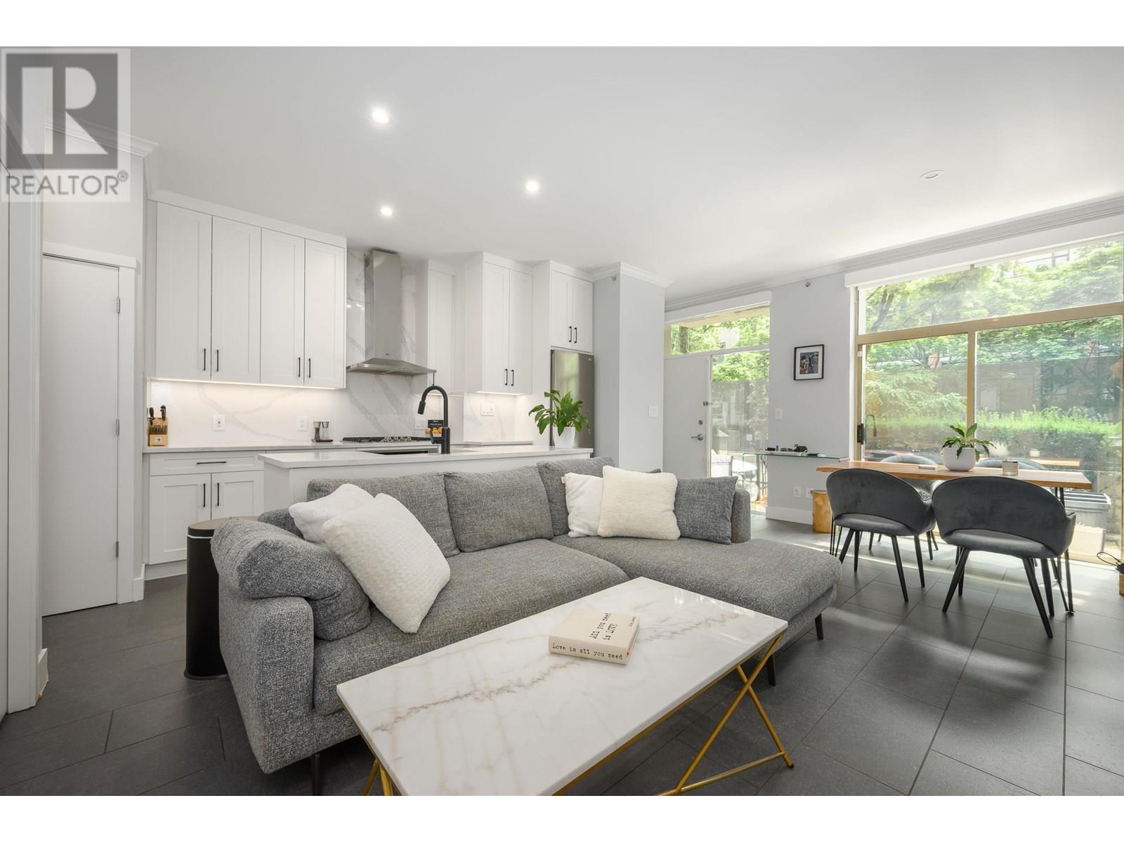 987 RICHARDS STREET, vancouver, British Columbia V6B3B6