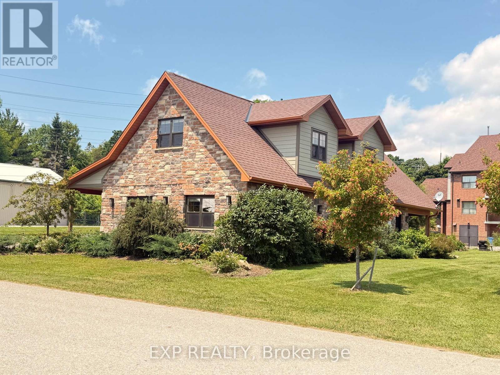 10 William Street, East Luther Grand Valley (Grand Valley), Ontario  L9W 5Y5 - Photo 2 - X12260594