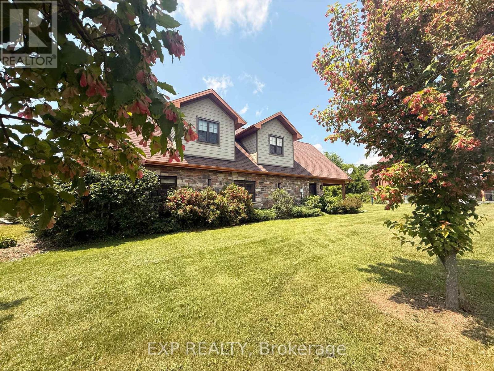 10 William Street, East Luther Grand Valley (Grand Valley), Ontario  L9W 5Y5 - Photo 3 - X12260594