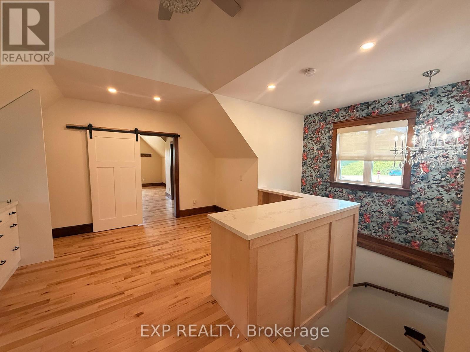 10 William Street, East Luther Grand Valley (Grand Valley), Ontario  L9W 5Y5 - Photo 6 - X12260594