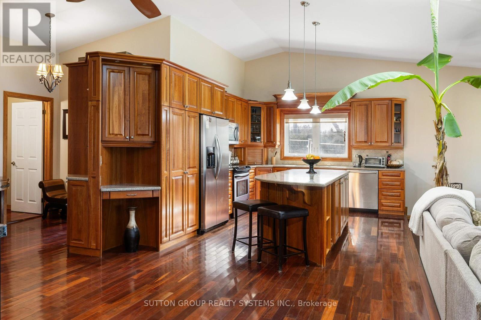 31 Chisamore Pt Road, Front Of Leeds & Seeleys Bay, Ontario  K7G 2V4 - Photo 6 - X12260676