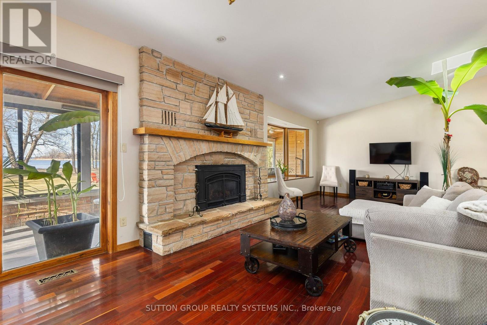 31 Chisamore Pt Road, Front Of Leeds & Seeleys Bay, Ontario  K7G 2V4 - Photo 8 - X12260676