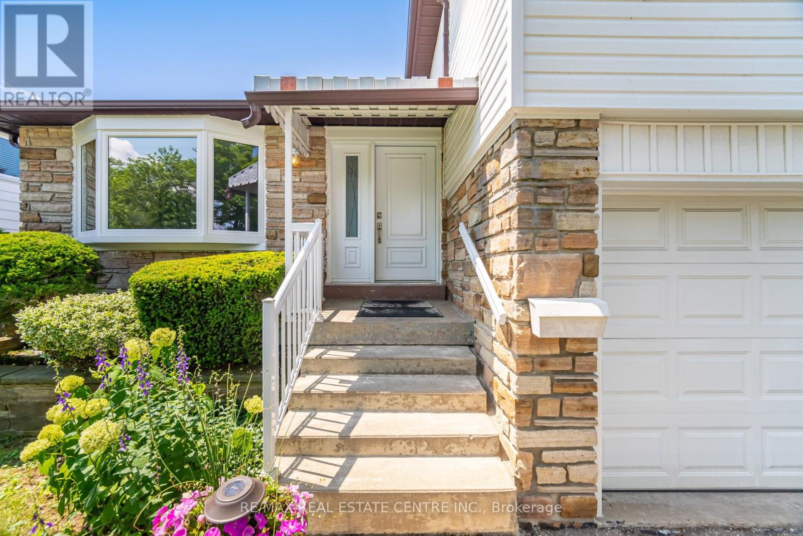 Property at 3268 HOMARK DRIVE image 4
