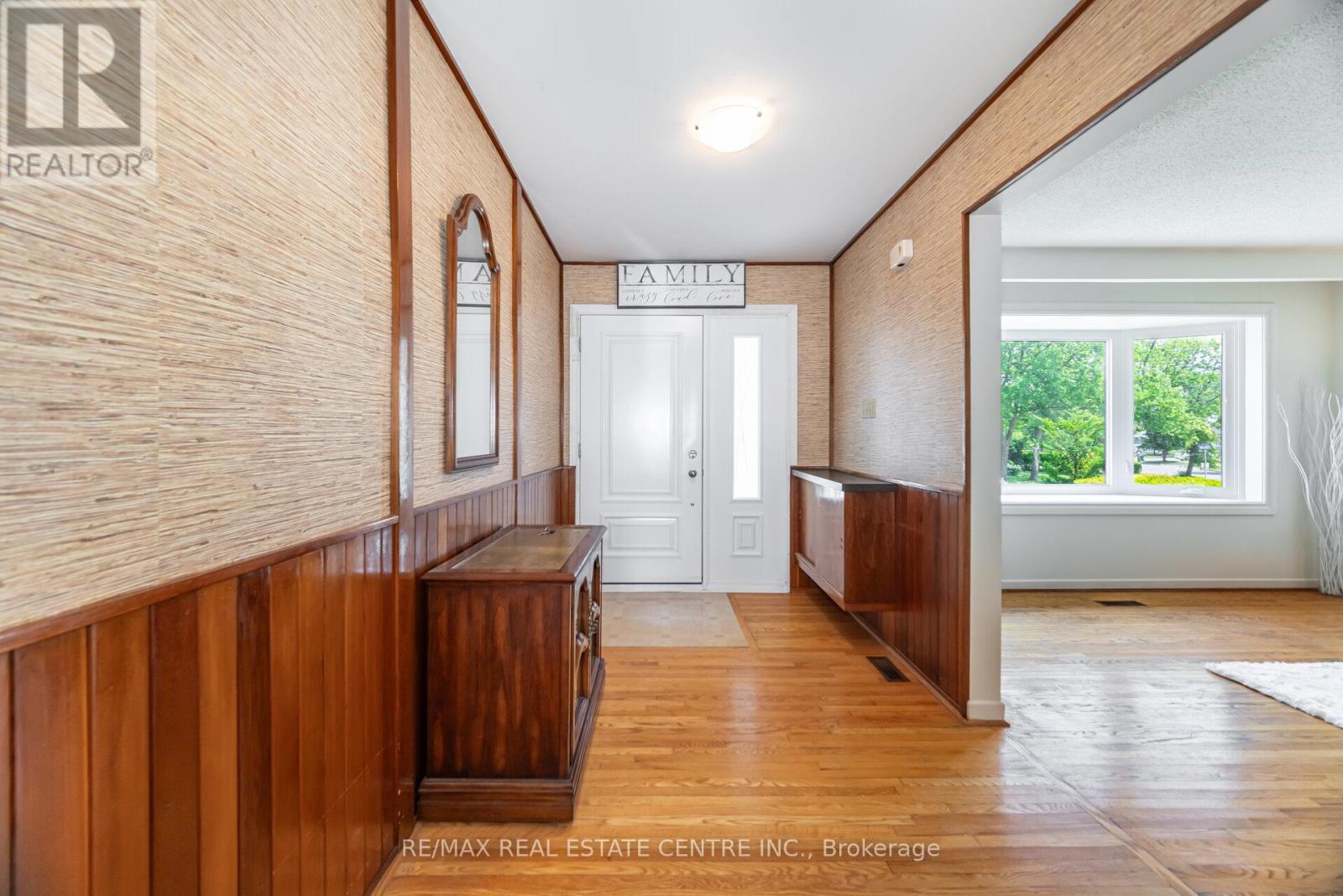 Property at 3268 HOMARK DRIVE image 5