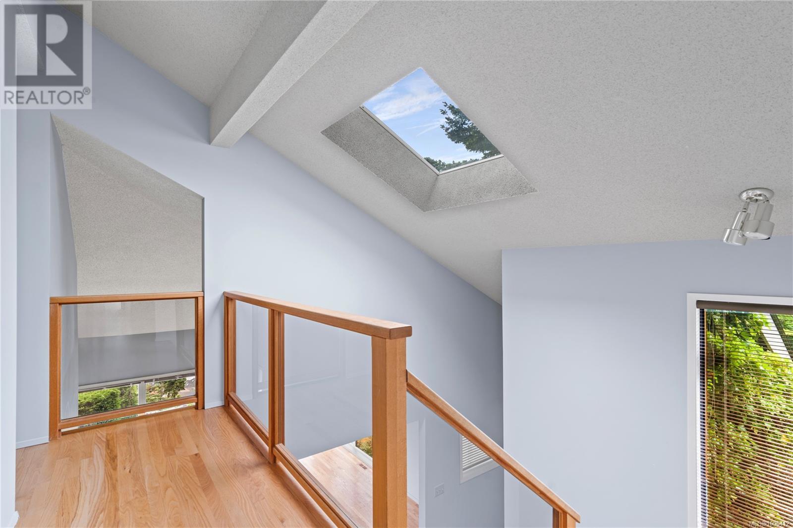 Property at 298 Nottingham Dr image 2