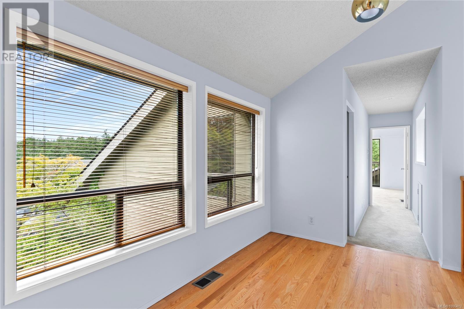 Property at 298 Nottingham Dr image 3
