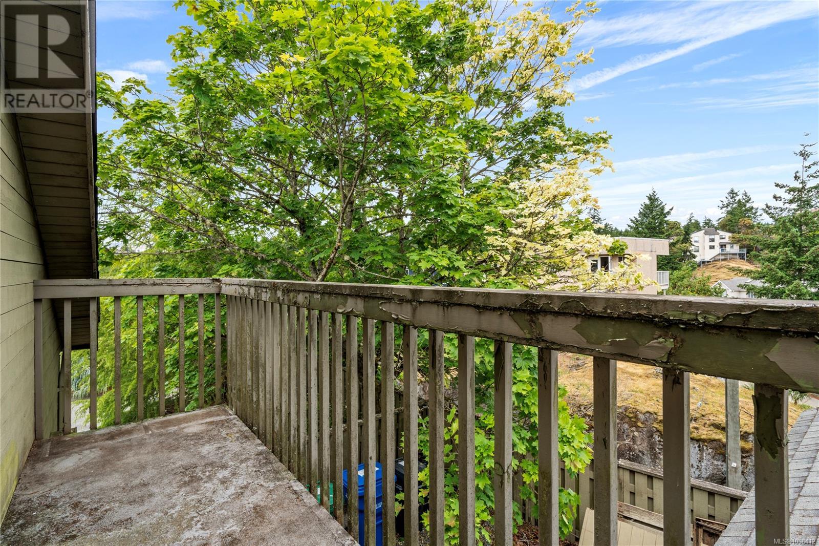 Property at 298 Nottingham Dr image 4