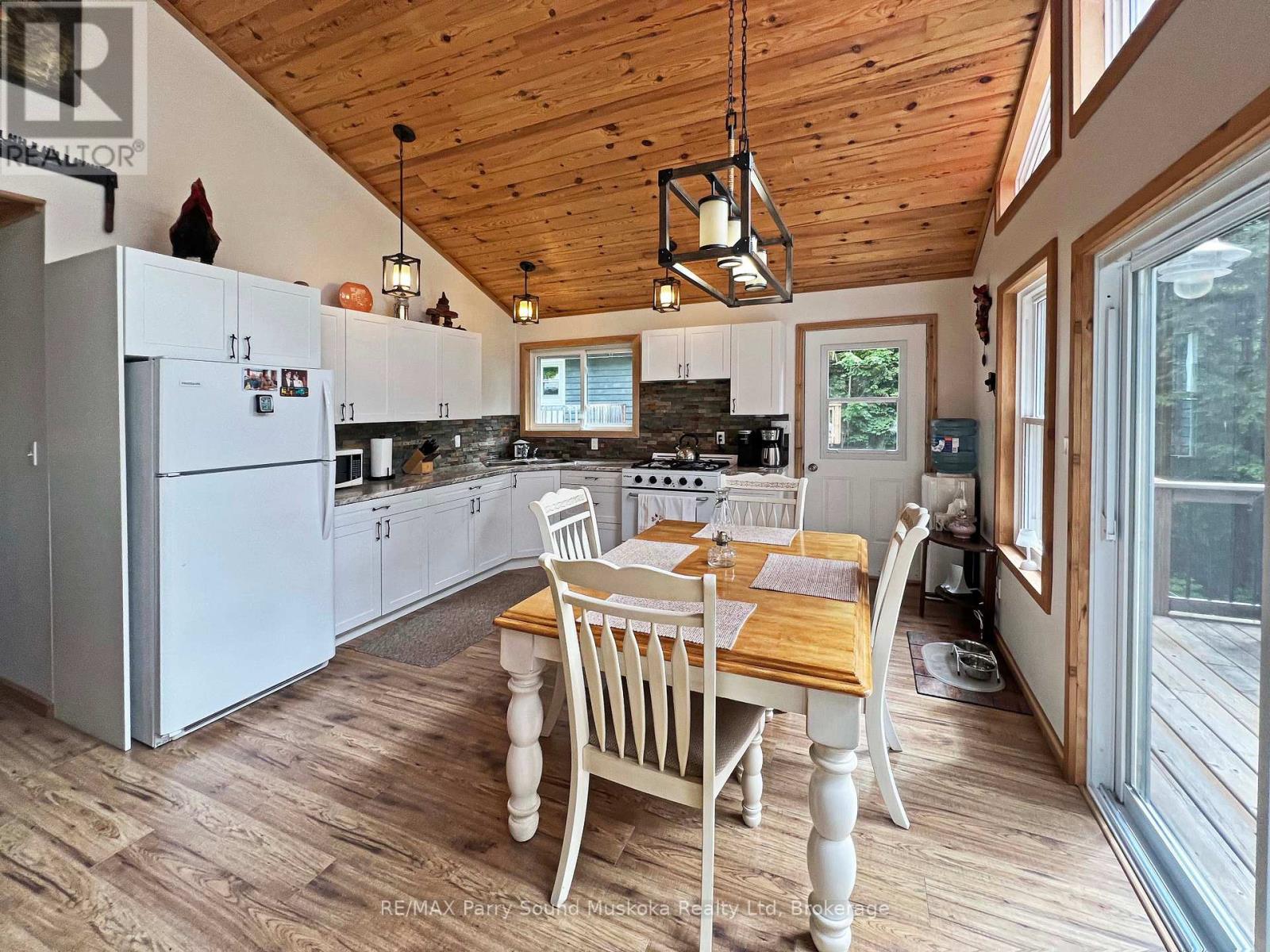 994 Toad Lake, Parry Sound Remote Area, Ontario  P0H 1S0 - Photo 14 - X12226547
