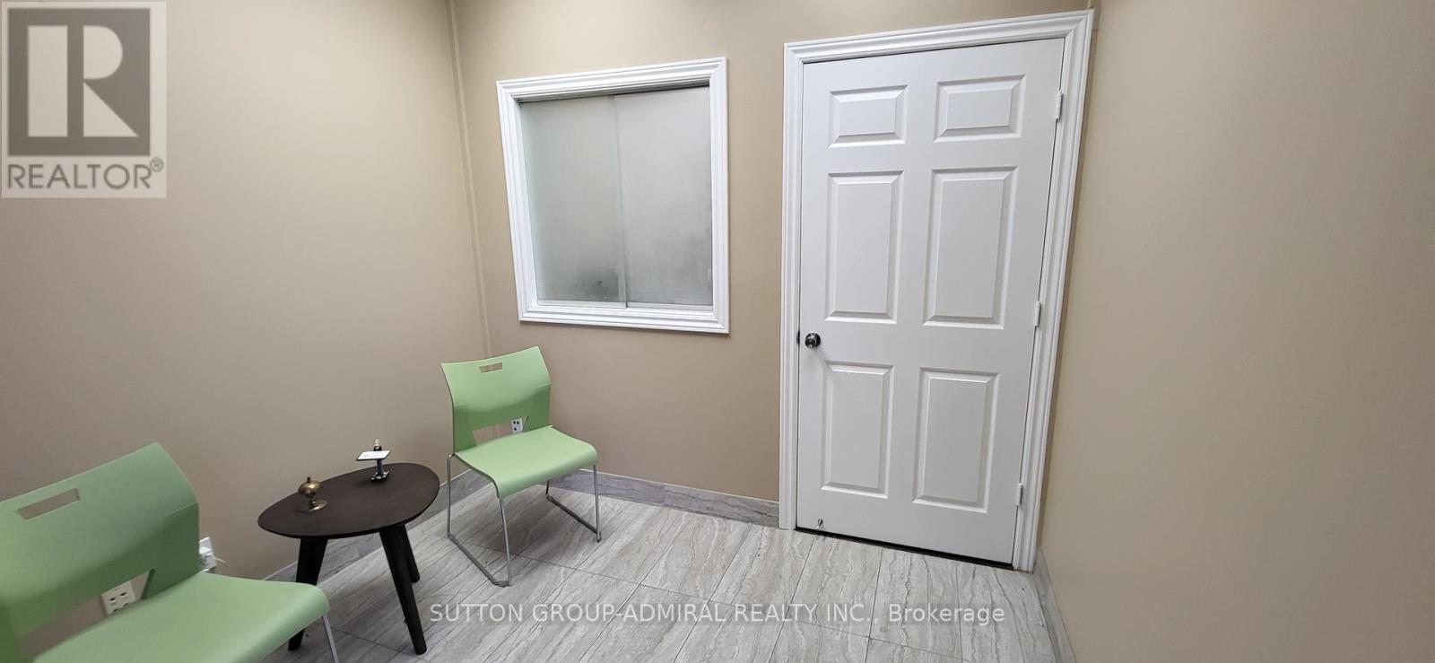 546 Champagne Drive, Toronto, Ontario  M3J 2T9 - Photo 15 - W12240341