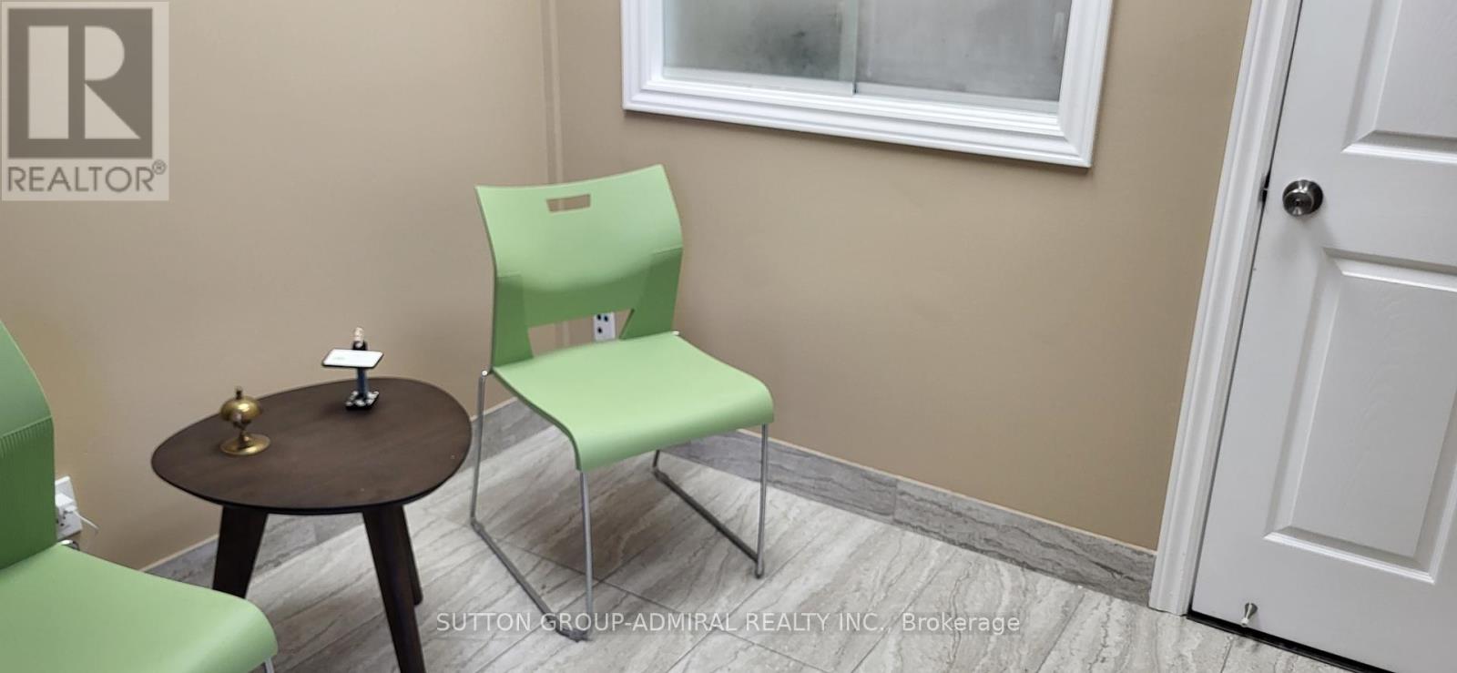546 Champagne Drive, Toronto, Ontario  M3J 2T9 - Photo 17 - W12240341