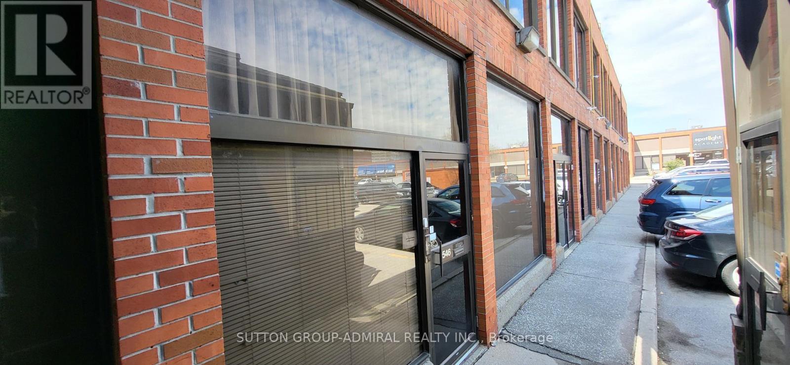 546 Champagne Drive, Toronto, Ontario  M3J 2T9 - Photo 26 - W12240341