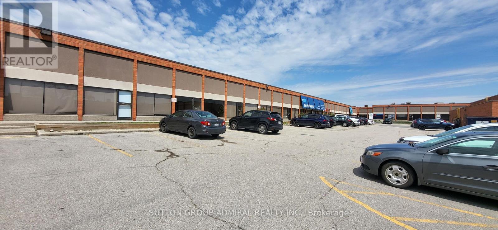 546 Champagne Drive, Toronto, Ontario  M3J 2T9 - Photo 31 - W12240341