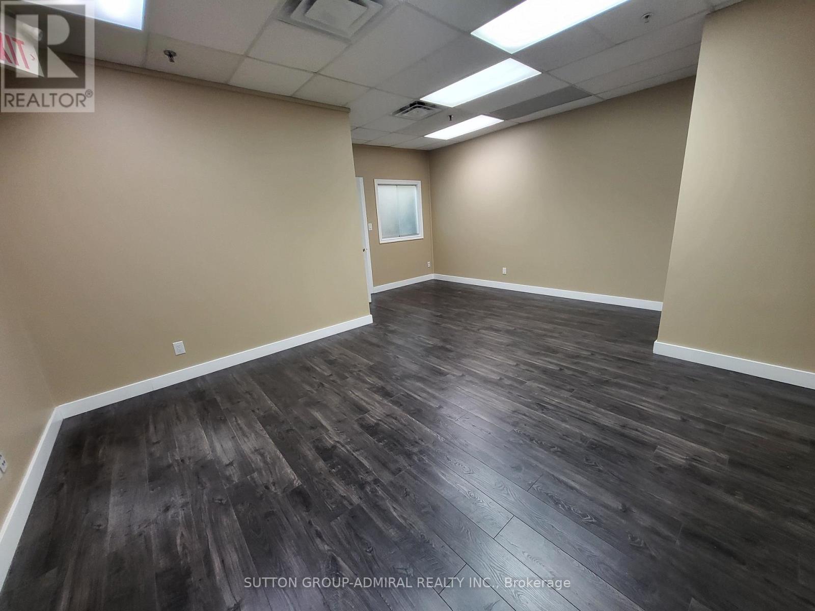 546 Champagne Drive, Toronto, Ontario  M3J 2T9 - Photo 6 - W12240341