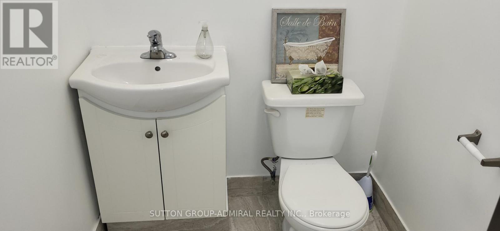 546 Champagne Drive, Toronto, Ontario  M3J 2T9 - Photo 21 - W12240341