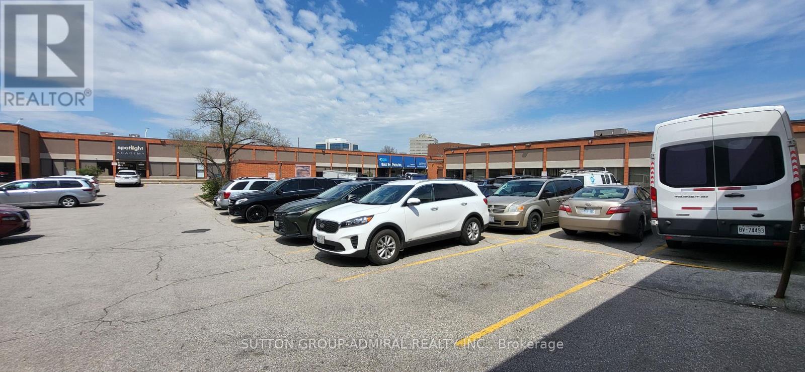 546 Champagne Drive, Toronto, Ontario  M3J 2T9 - Photo 27 - W12240341