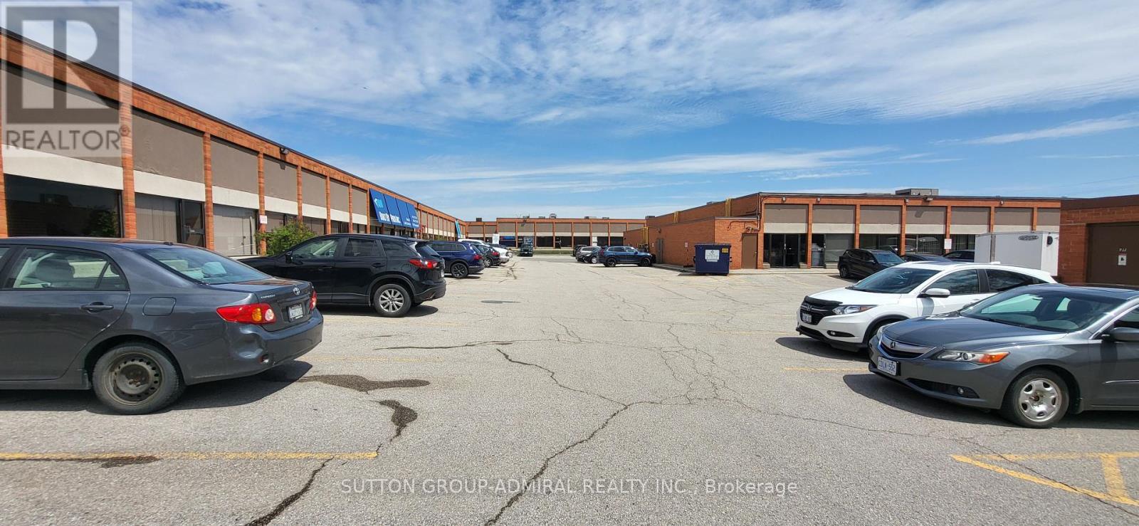 546 Champagne Drive, Toronto, Ontario  M3J 2T9 - Photo 34 - W12240341