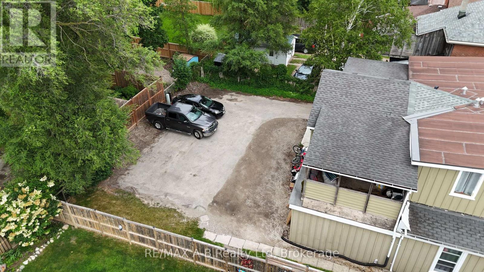34-38 Douro Street, Stratford, Ontario  N5A 3R3 - Photo 10 - X12260878