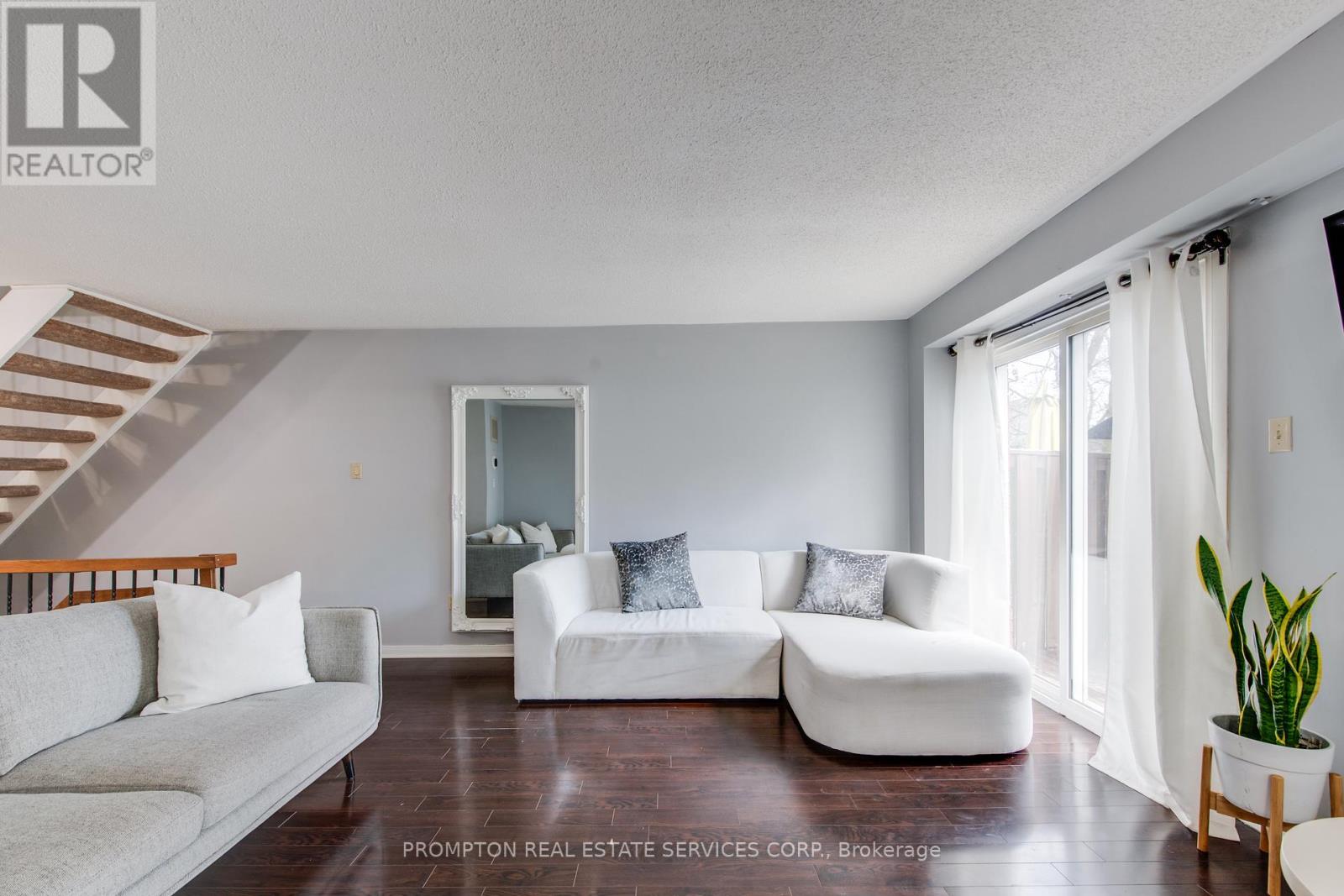 Property at 39 FROST DRIVE image 3