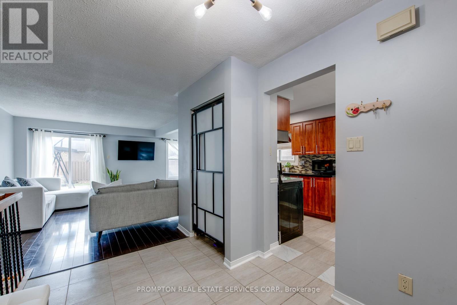 Property at 39 FROST DRIVE image 5
