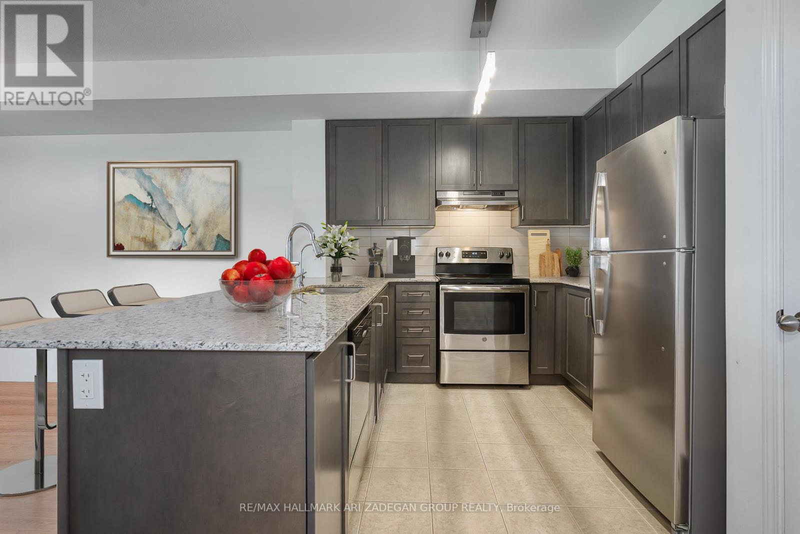 Property at 1020 DUNSLEY WAY image 4