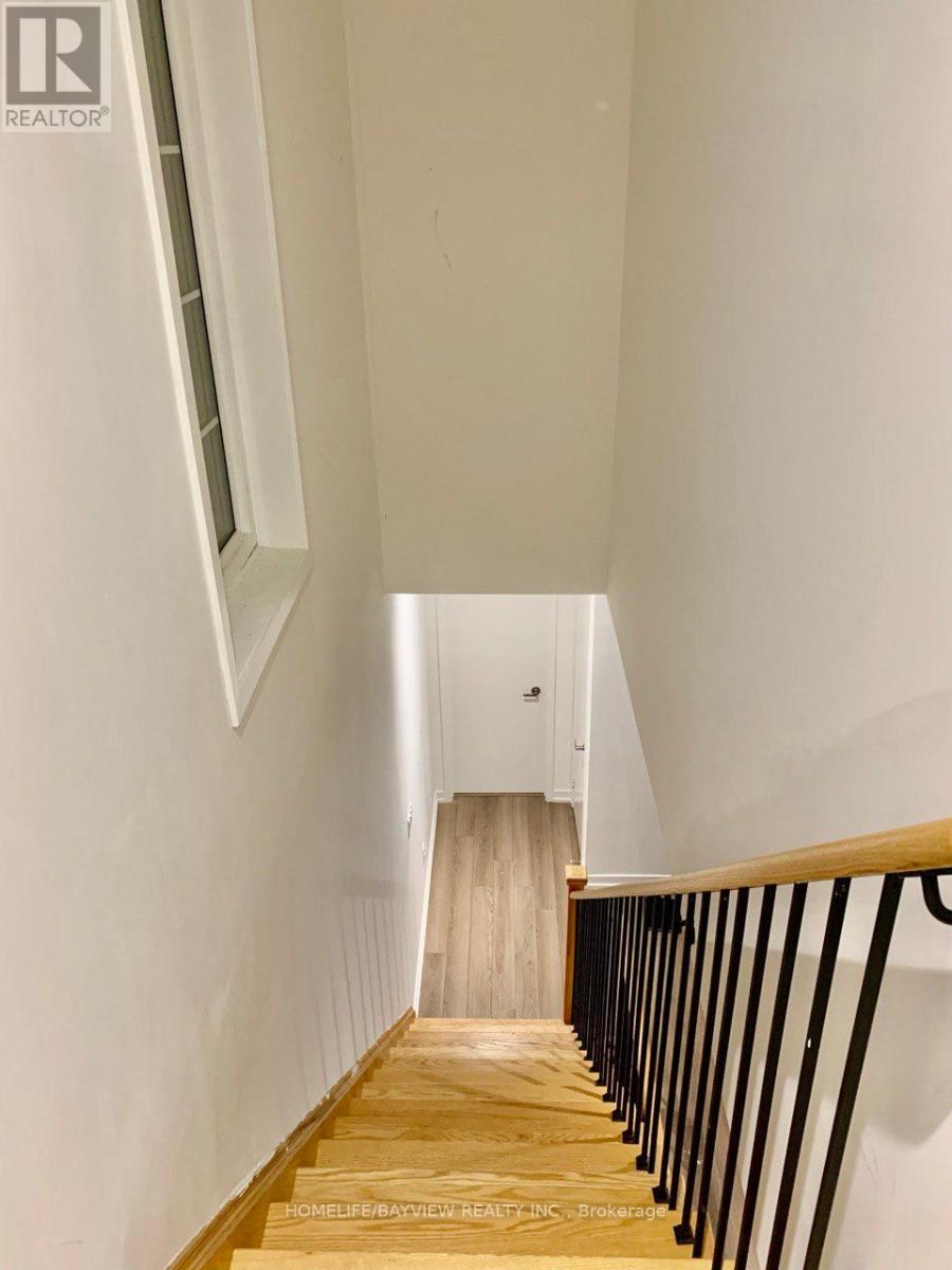 221 Harding Park Street N, Newmarket, Ontario  L3Y 0E3 - Photo 14 - N12260767