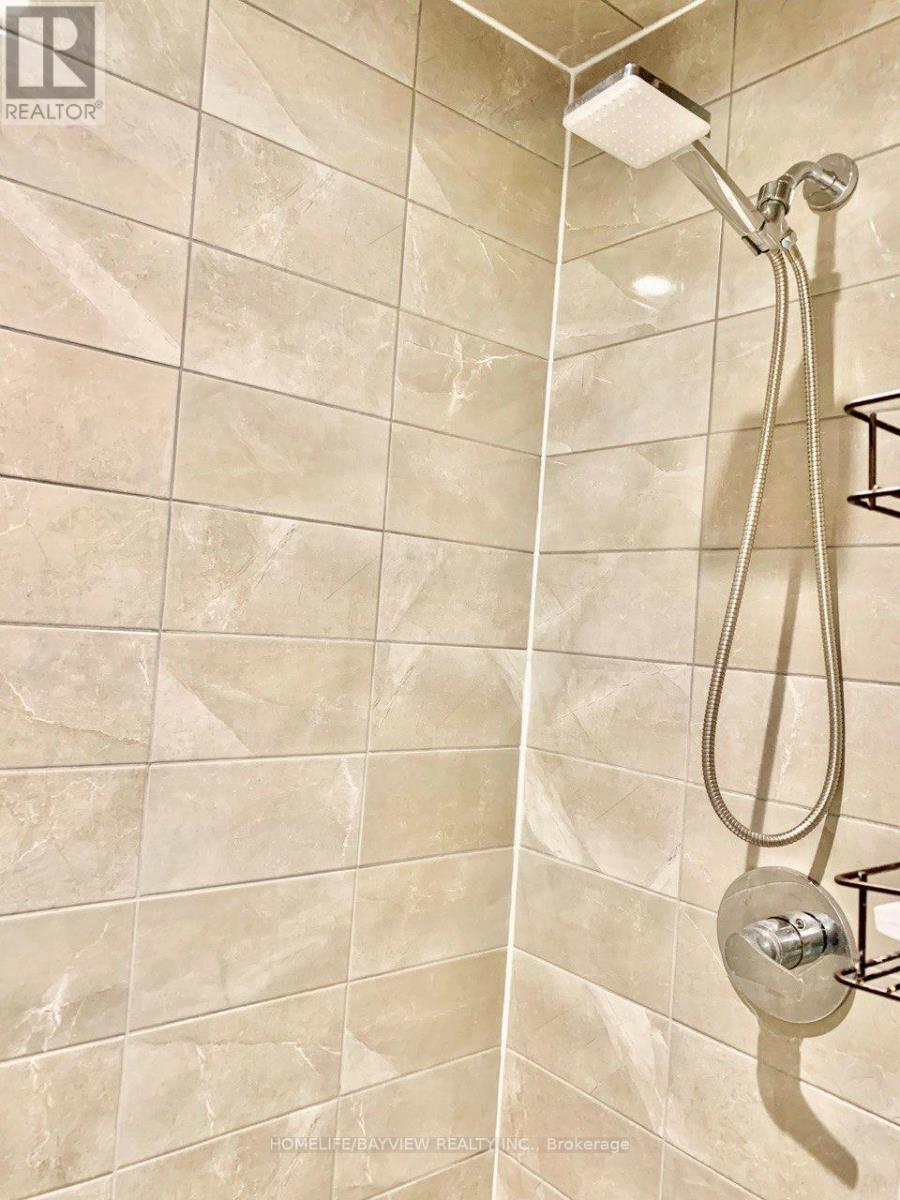 221 Harding Park Street N, Newmarket, Ontario  L3Y 0E3 - Photo 9 - N12260767