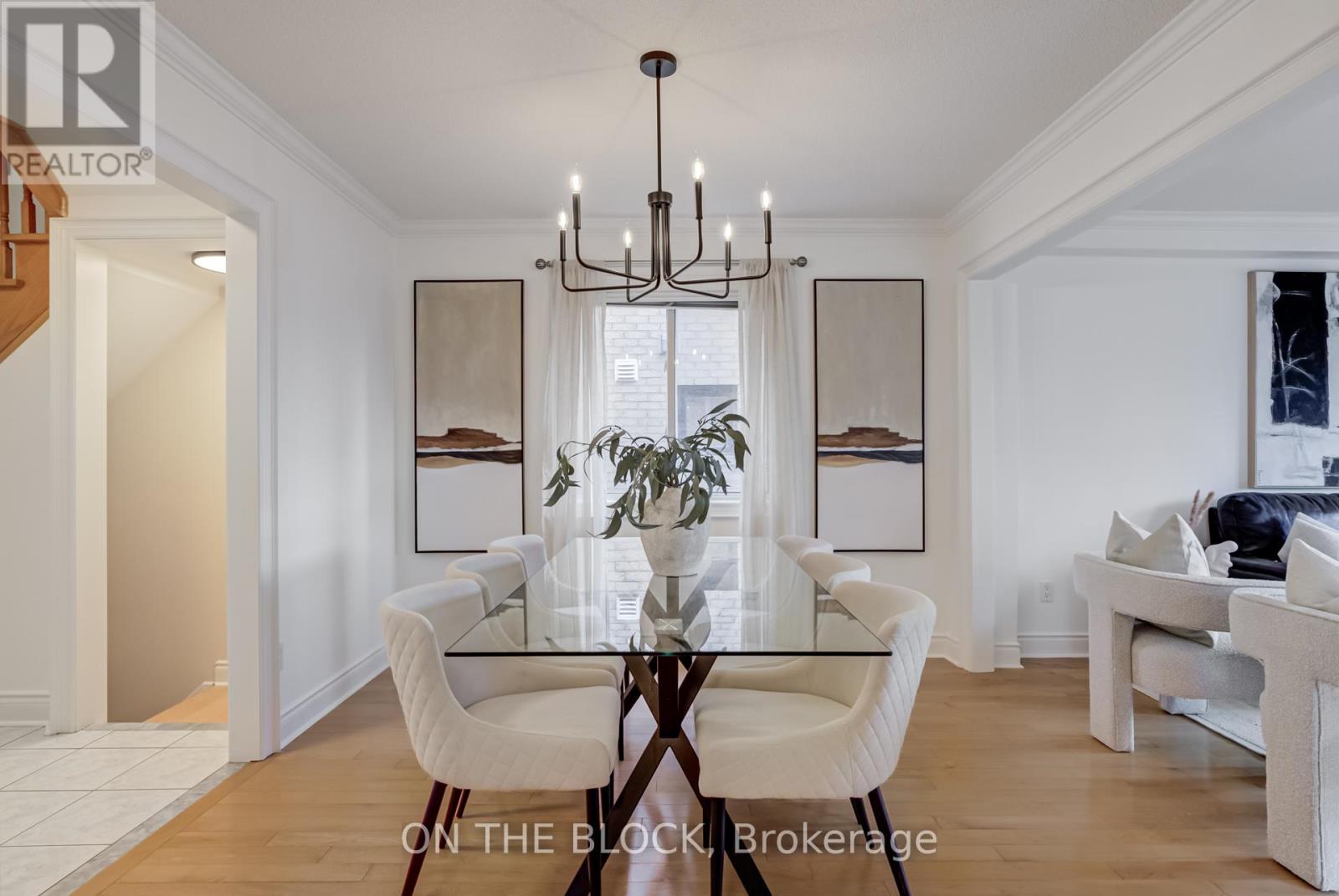Property at 213 ROSANNA CRESCENT image 3