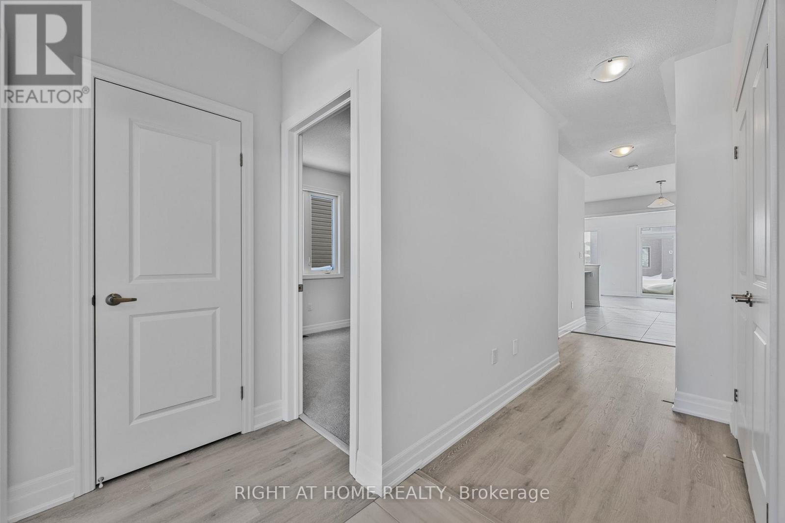 Property at 52 DEL RAY CRESCENT image 3