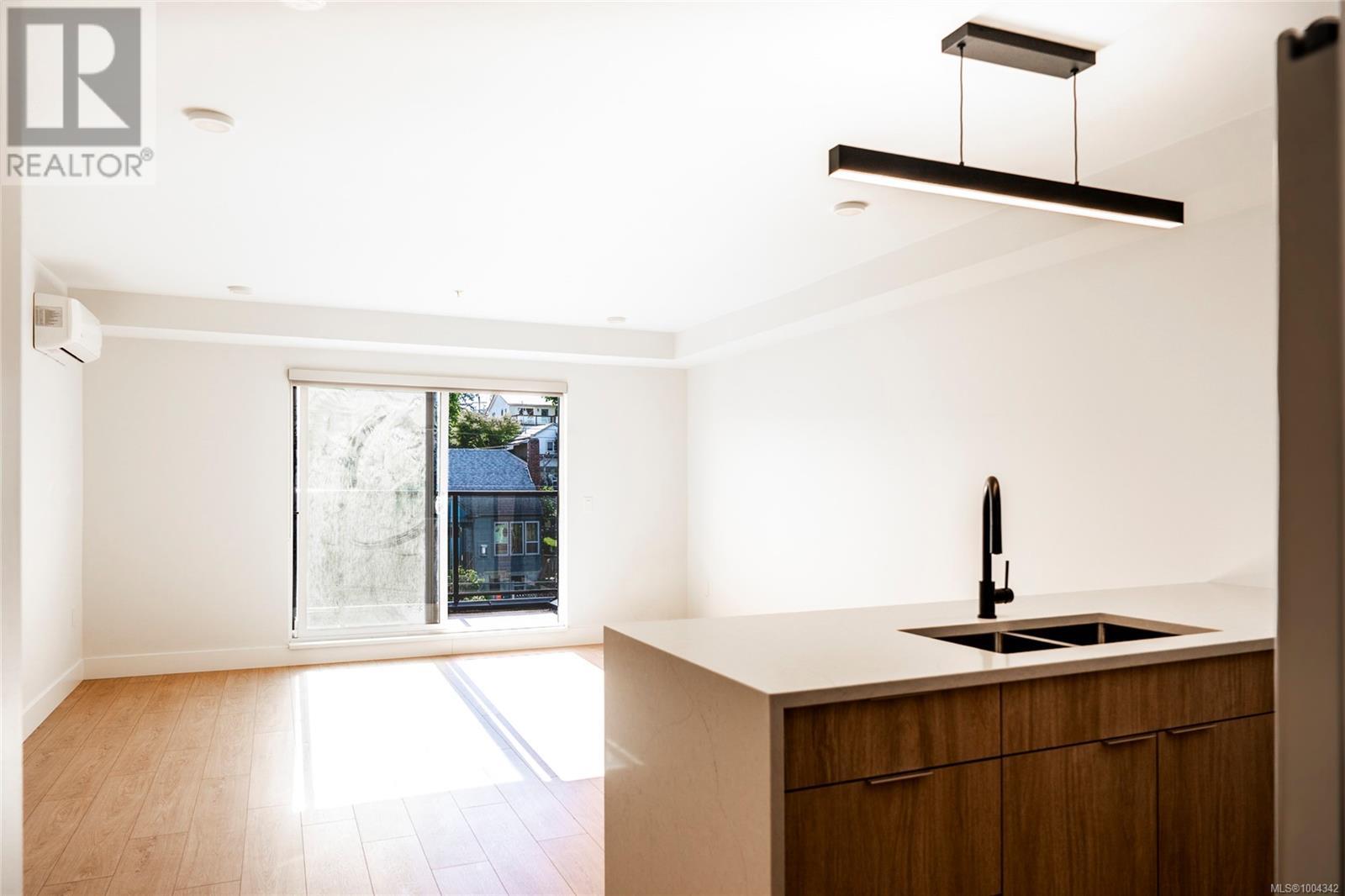 301 45 Haliburton St, Nanaimo, British Columbia  V9R 4V6 - Photo 10 - 1004342