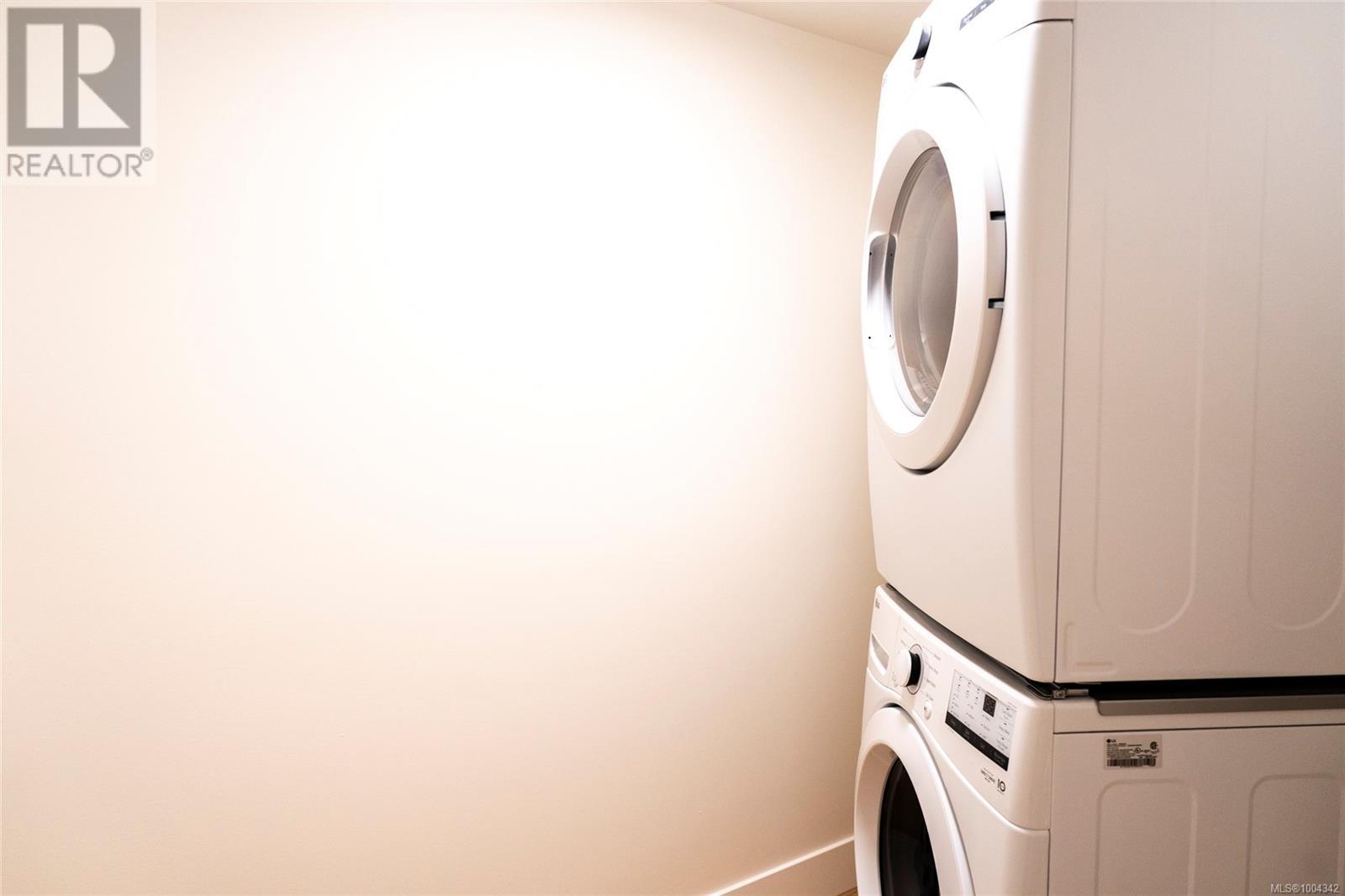 301 45 Haliburton St, Nanaimo, British Columbia  V9R 4V6 - Photo 13 - 1004342