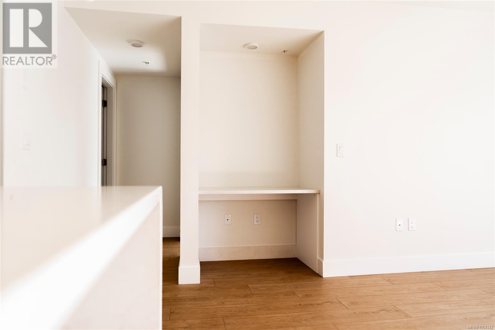 301 45 Haliburton St, Nanaimo, British Columbia  V9R 4V6 - Photo 14 - 1004342