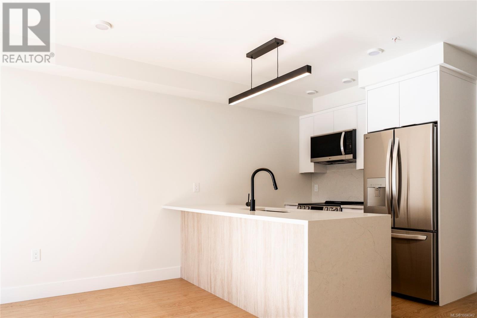 301 45 Haliburton St, Nanaimo, British Columbia  V9R 4V6 - Photo 6 - 1004342