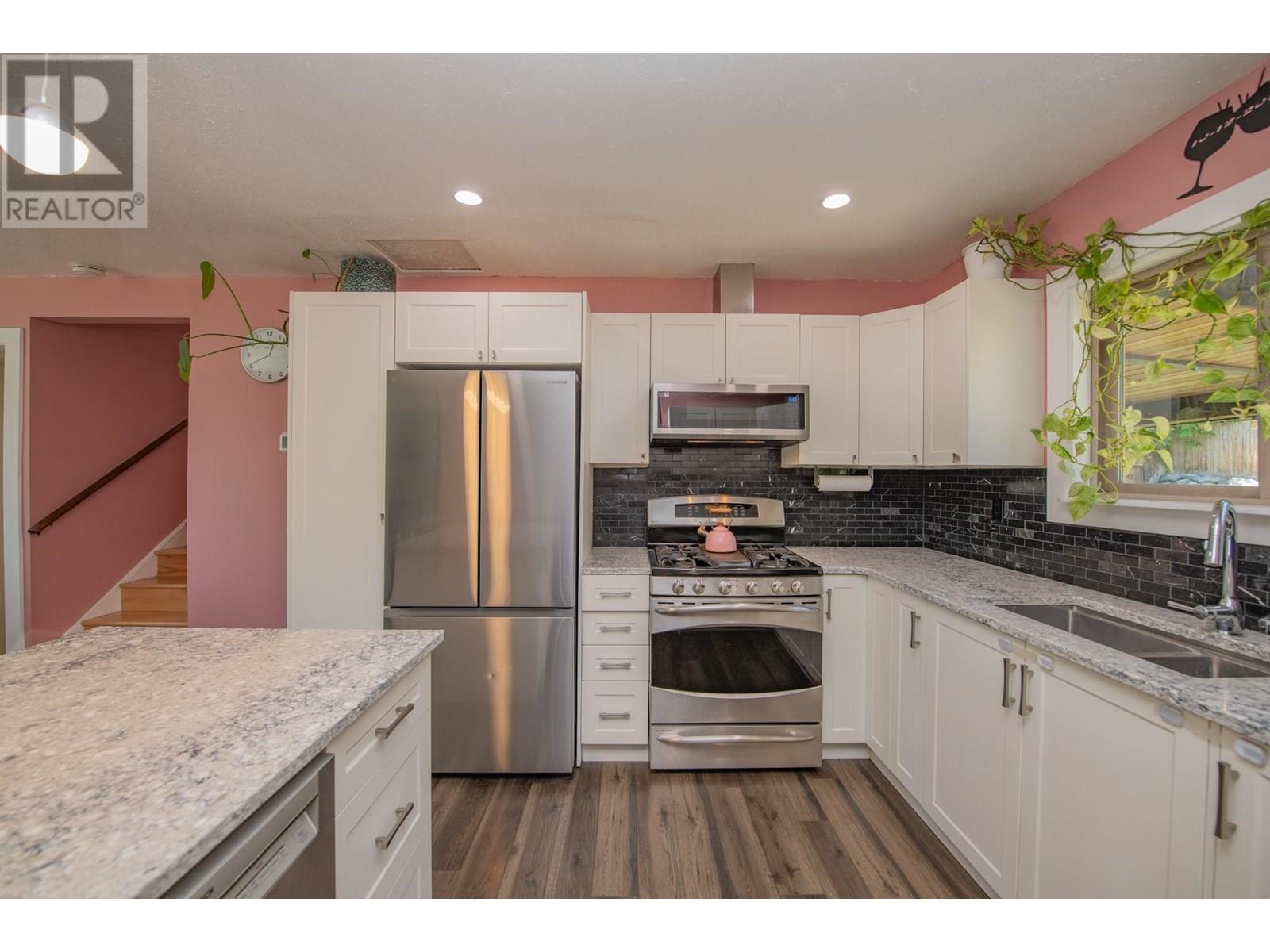 Property at 1908 Saddleview Avenue image 4