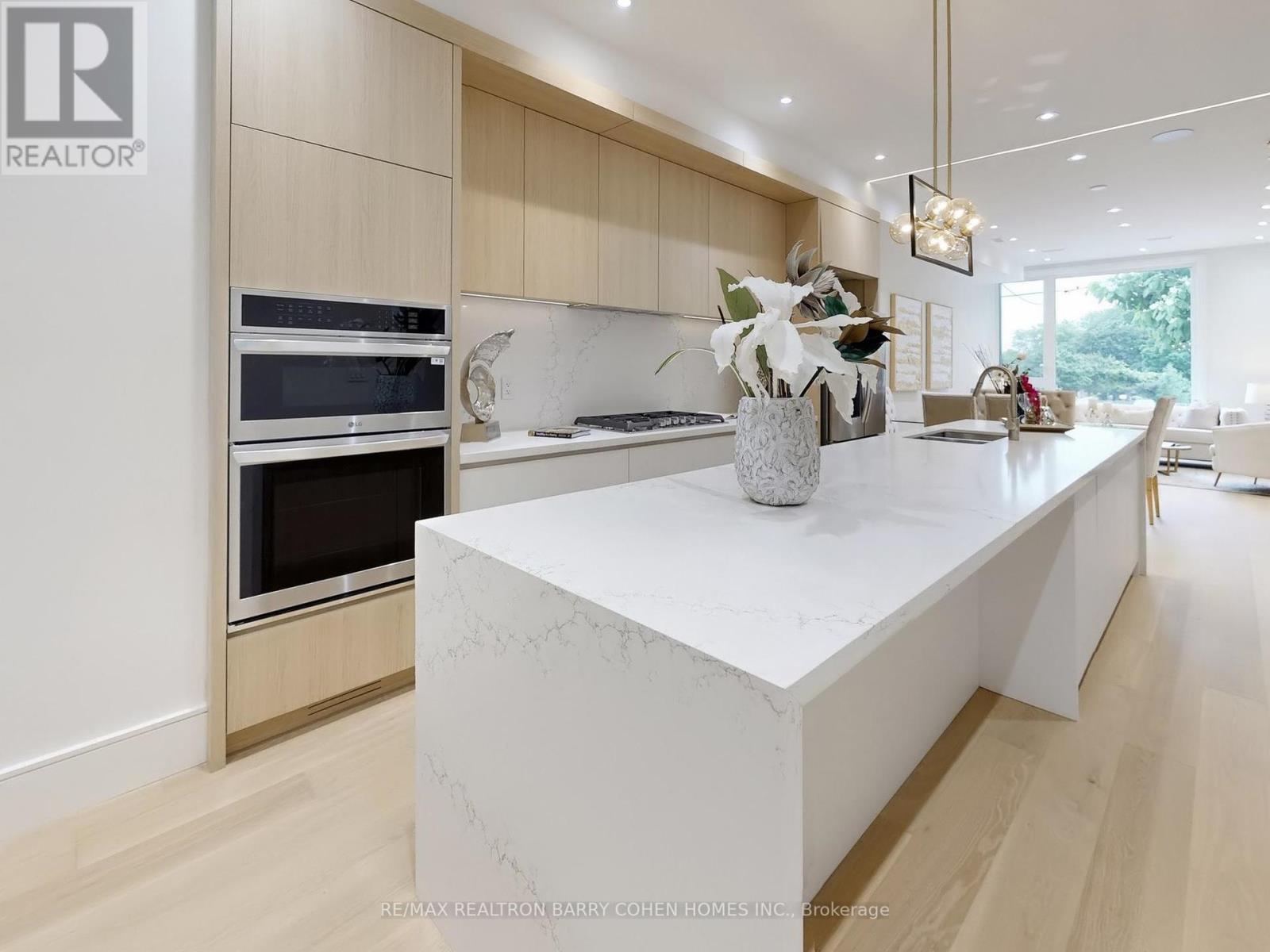 112 Newcastle Street, Toronto, Ontario  M8Z 1C8 - Photo 8 - W12260782