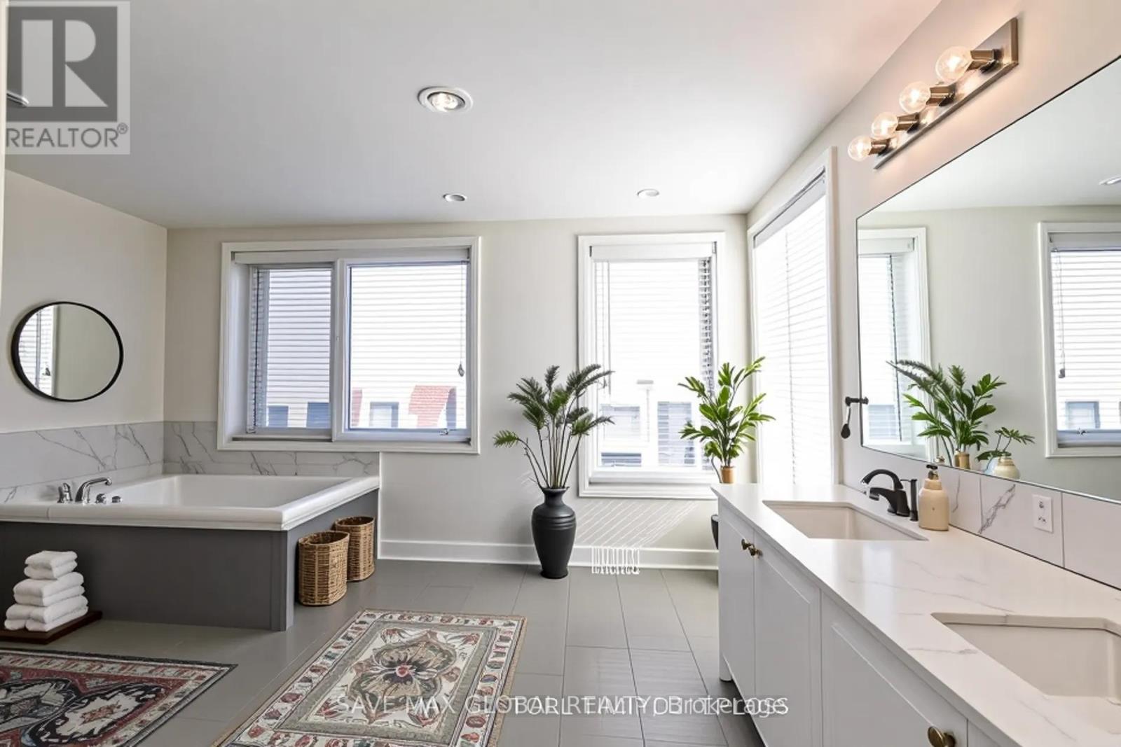82 William Duncan Road, Toronto, Ontario  M3K 0B7 - Photo 10 - W12260856